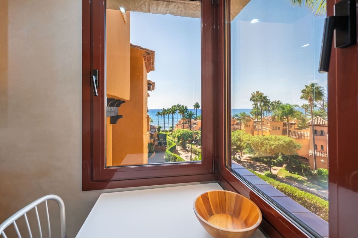 3 sypialnia Apartament na sprzedaż w Estepona z basenem garażem - 2 485 000 € (Ref: 10122648)