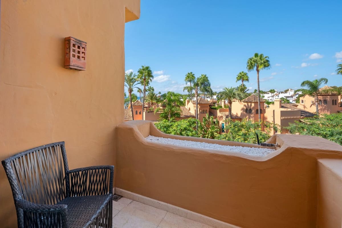 3 sypialnia Apartament na sprzedaż w Estepona z basenem garażem - 2 485 000 € (Ref: 10122648)