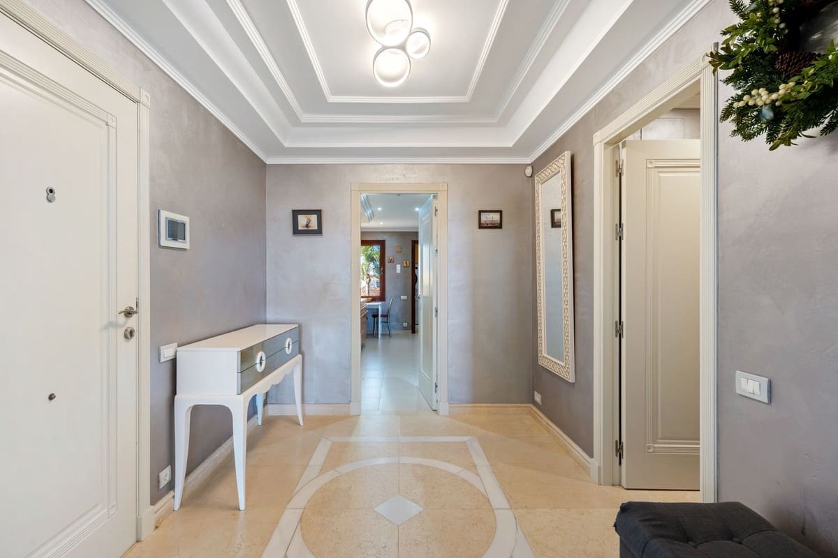 3 soveværelse Lejlighed til salg i Estepona med swimmingpool garage - € 2.485.000 (Ref: 10122648)