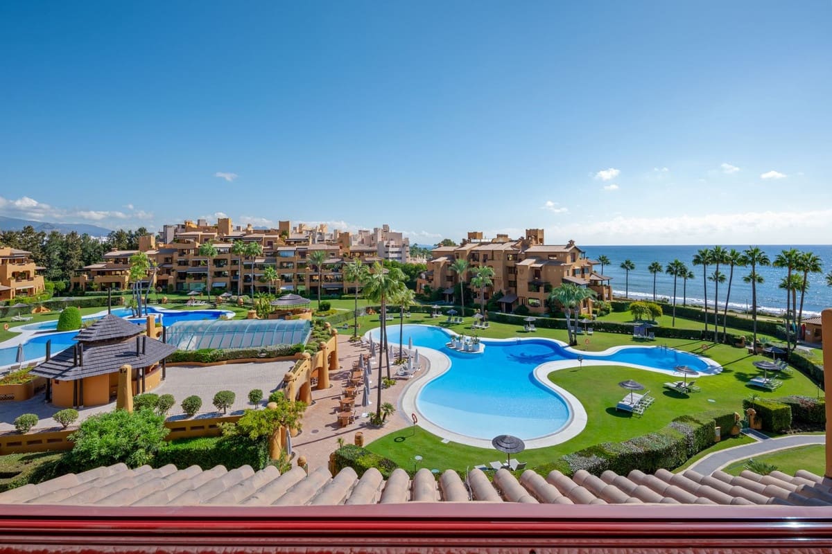 3 soveværelse Lejlighed til salg i Estepona med swimmingpool garage - € 2.485.000 (Ref: 10122648)