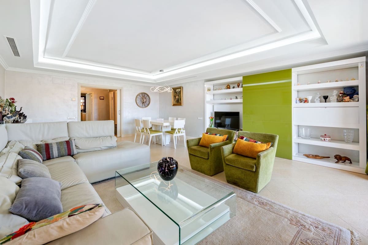 3 soveværelse Lejlighed til salg i Estepona med swimmingpool garage - € 2.485.000 (Ref: 10122648)