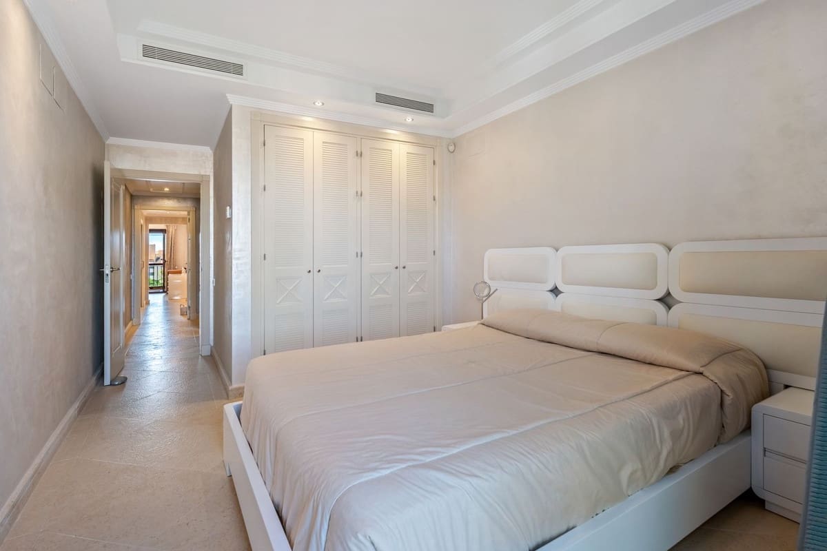 3 soveværelse Lejlighed til salg i Estepona med swimmingpool garage - € 2.485.000 (Ref: 10122648)