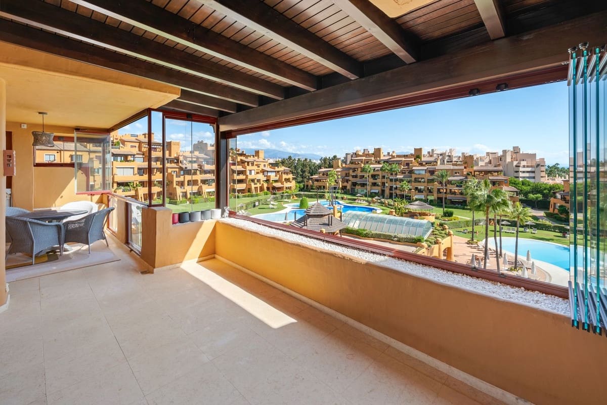 3 soveværelse Lejlighed til salg i Estepona med swimmingpool garage - € 2.485.000 (Ref: 10122648)