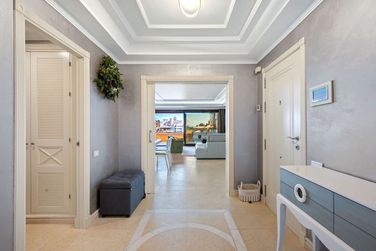 3 soveværelse Lejlighed til salg i Estepona med swimmingpool garage - € 2.485.000 (Ref: 10122648)