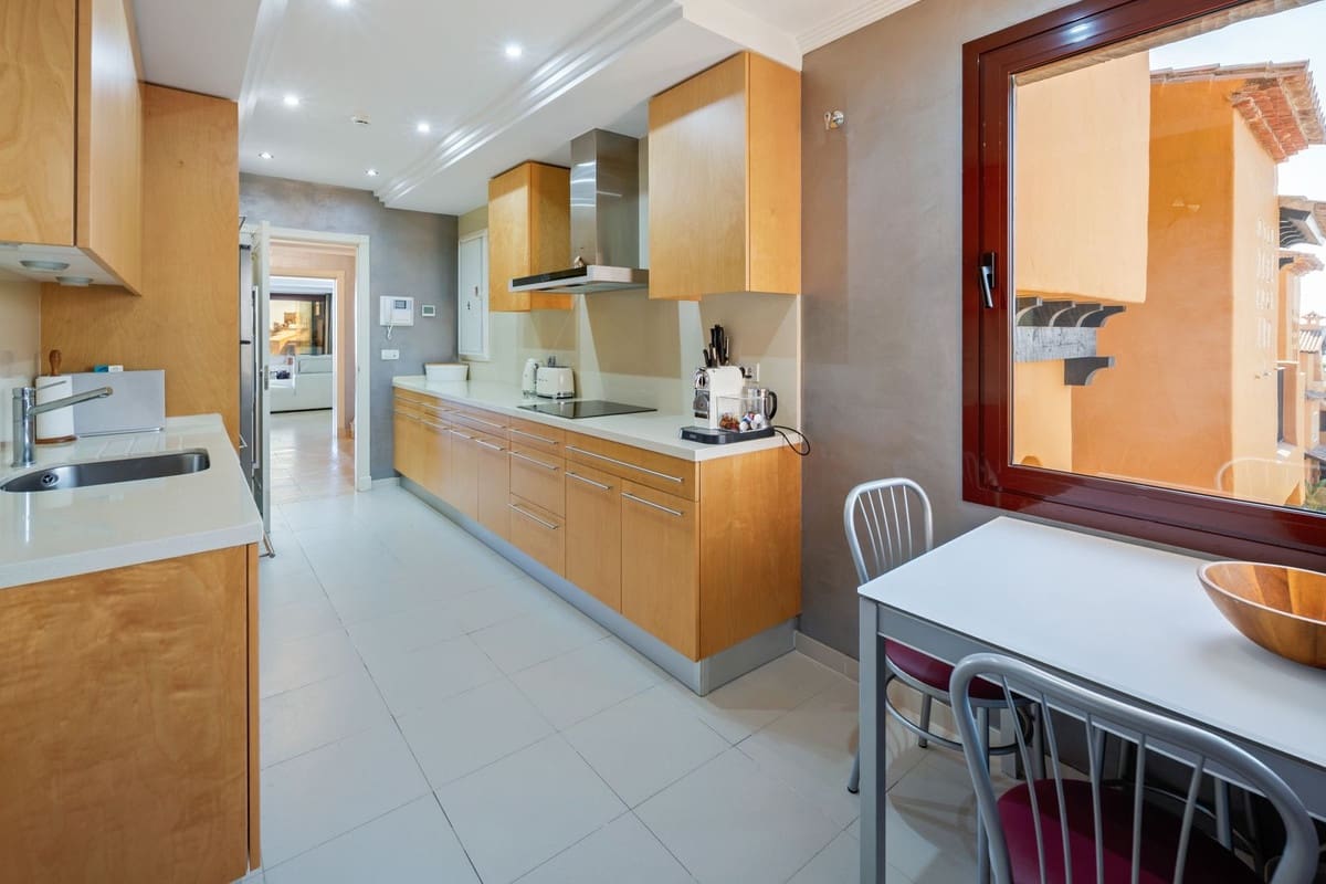 3 soveværelse Lejlighed til salg i Estepona med swimmingpool garage - € 2.485.000 (Ref: 10122648)