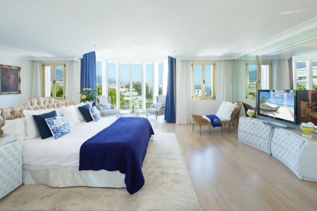 Apartamento de 8 habitaciones en Las Brisas, Marbella en venta con piscina garaje - 24.000.000 € (Ref: 10122657)