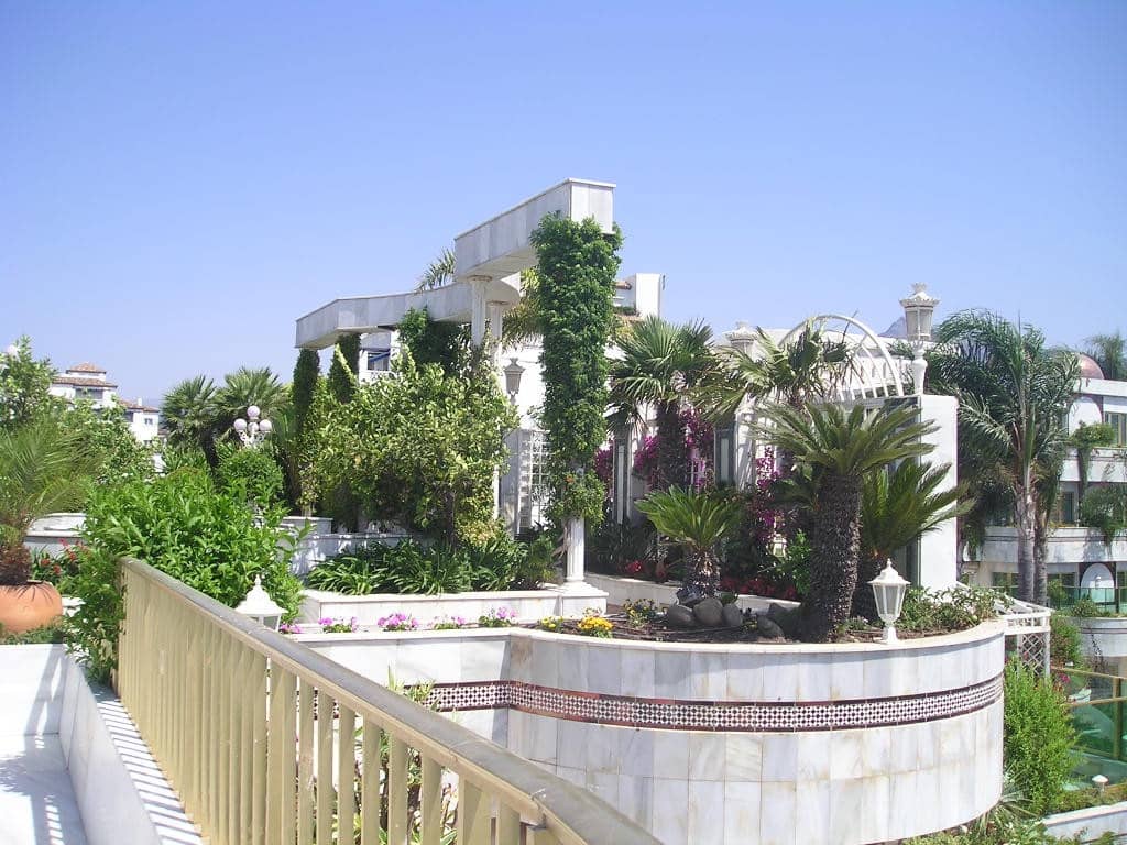 Apartamento de 8 habitaciones en Marbella en venta con piscina garaje - 24.000.000 € (Ref: 10122657)