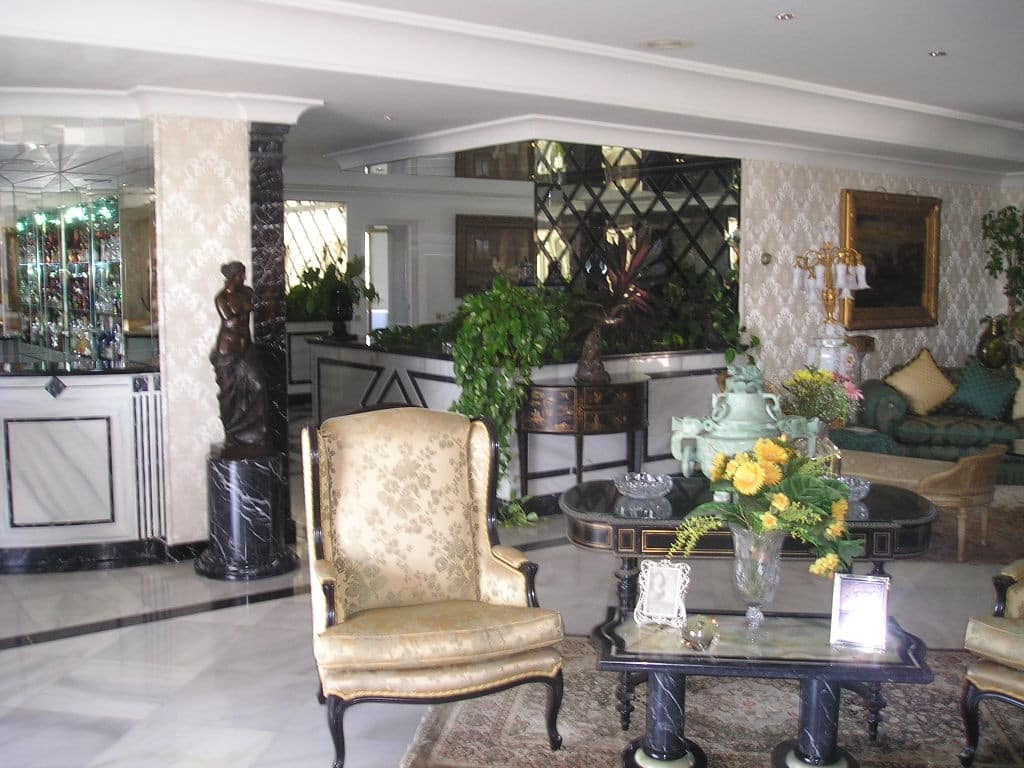 Apartamento de 8 habitaciones en Marbella en venta con piscina garaje - 24.000.000 € (Ref: 10122657)
