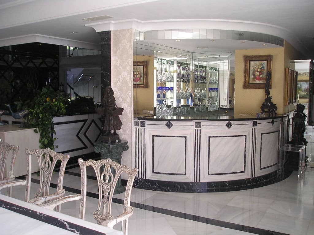 Apartamento de 8 habitaciones en Marbella en venta con piscina garaje - 24.000.000 € (Ref: 10122657)