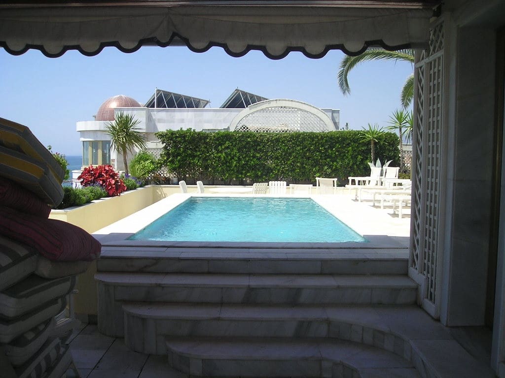 Apartamento de 8 habitaciones en Marbella en venta con piscina garaje - 24.000.000 € (Ref: 10122657)