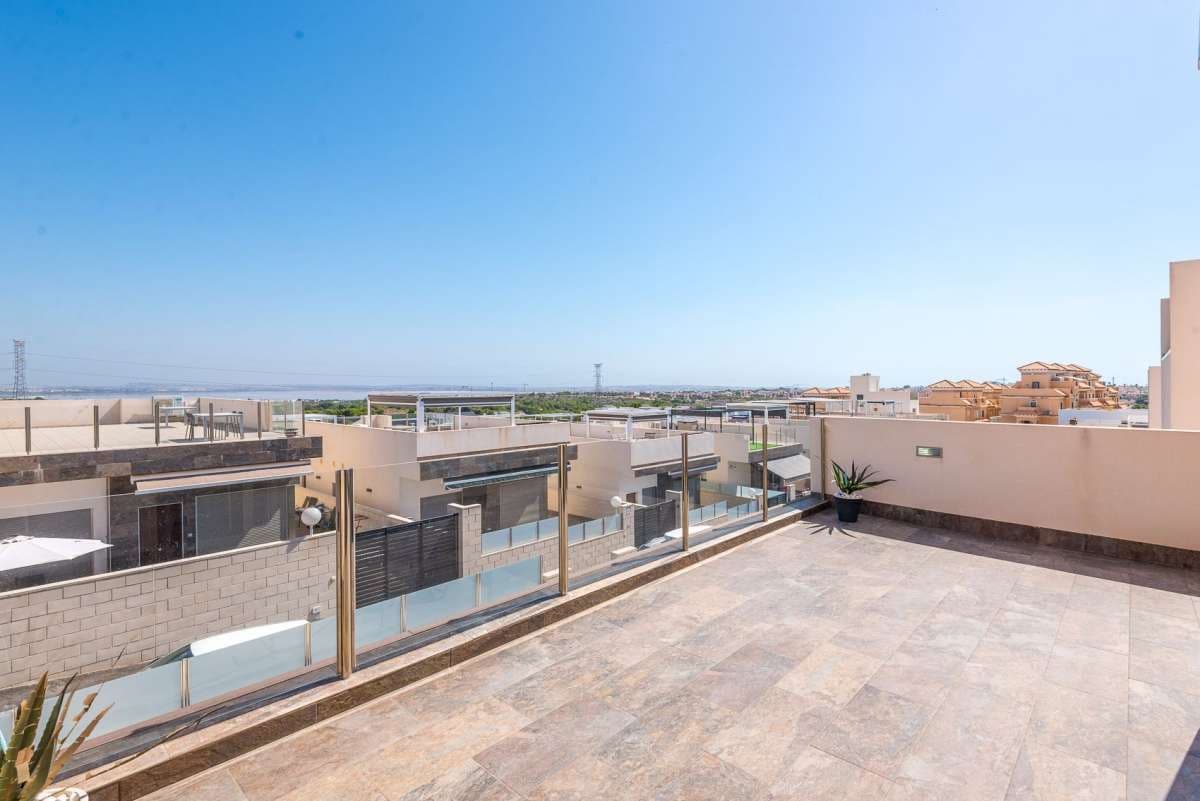 3 camera da letto Villa in vendita in Orihuela Costa con piscina garage - 375.000 € (Rif: 10122679)