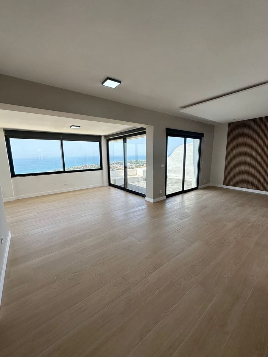 3 slaapkamer Appartement te koop in Riviera del Sol met zwembad - € 545.000 (Ref: 10122700)