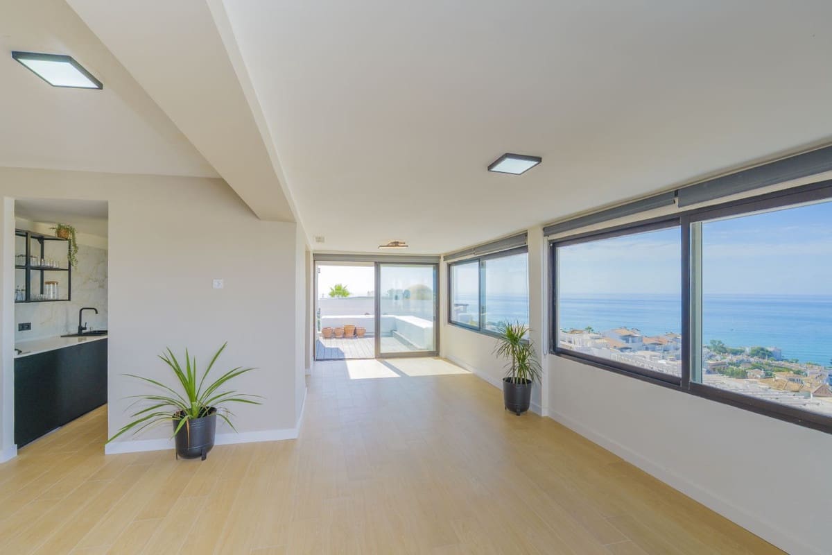 3 slaapkamer Appartement te koop in Riviera del Sol met zwembad - € 545.000 (Ref: 10122700)