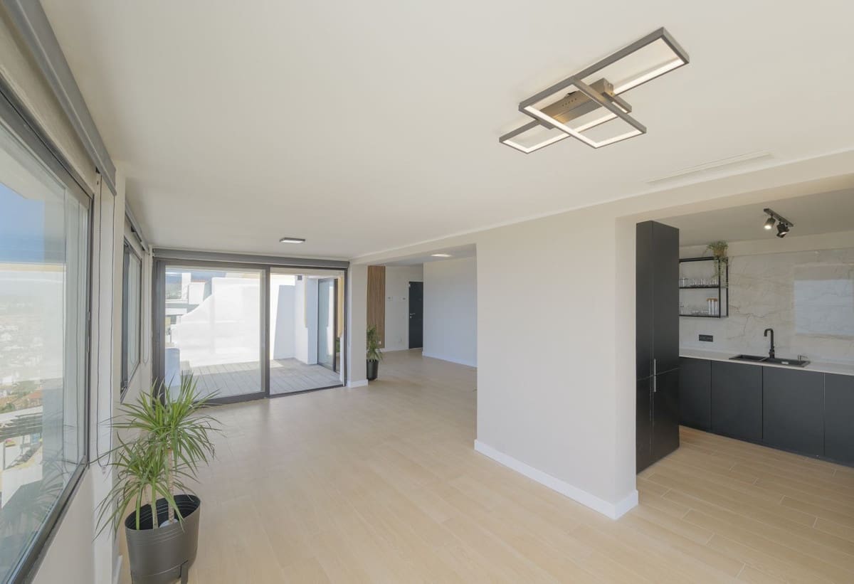 3 slaapkamer Appartement te koop in Riviera del Sol met zwembad - € 545.000 (Ref: 10122700)