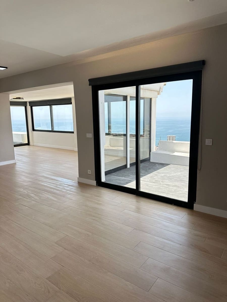 3 slaapkamer Appartement te koop in Riviera del Sol met zwembad - € 545.000 (Ref: 10122700)