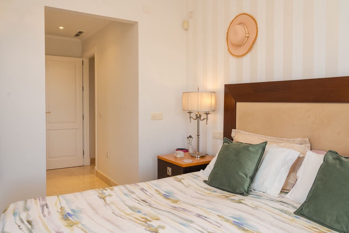 3 quarto Apartamento para venda em Casares com piscina garagem - 950 000 € (Ref: 10122704)
