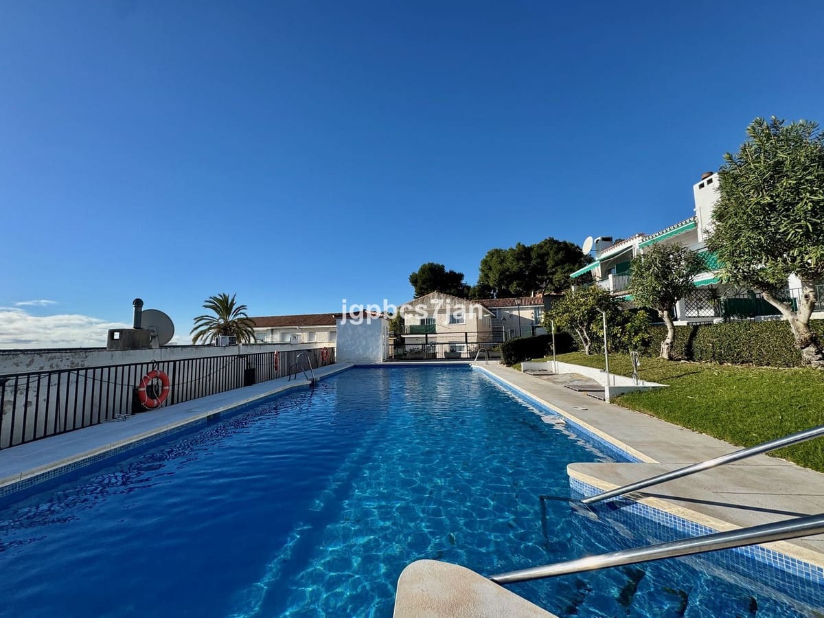 2 sovrum Hus till salu i Benalmadena med pool garage - 349 990 € (Ref: 10122732)