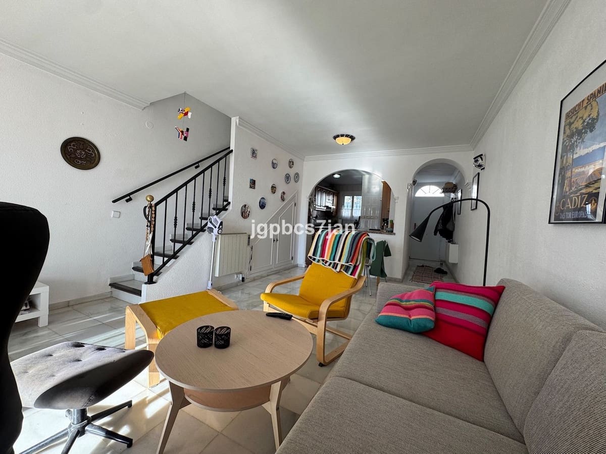 2 sovrum Hus till salu i Benalmadena med pool garage - 349 990 € (Ref: 10122732)
