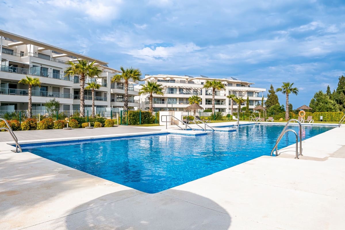 2 soverom Leilighet til salgs i Mijas Costa med svømmebasseng garasje - € 465 000 (Ref: 10122735)