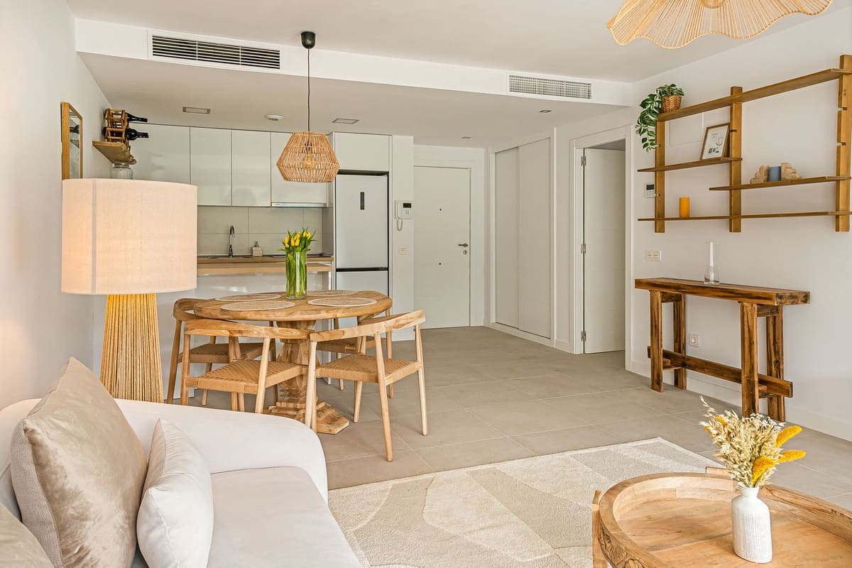 2 soverom Leilighet til salgs i Mijas Costa med svømmebasseng garasje - € 465 000 (Ref: 10122735)