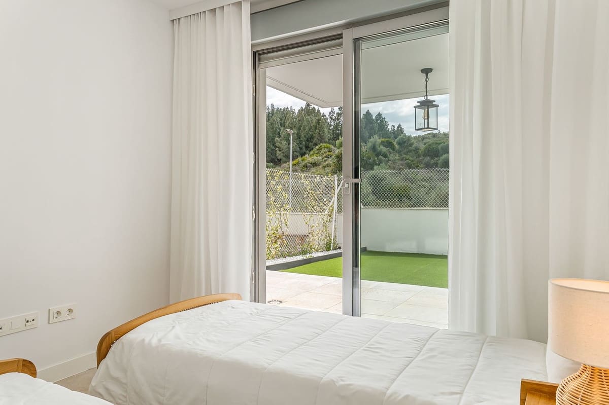 2 soverom Leilighet til salgs i Mijas Costa med svømmebasseng garasje - € 465 000 (Ref: 10122735)