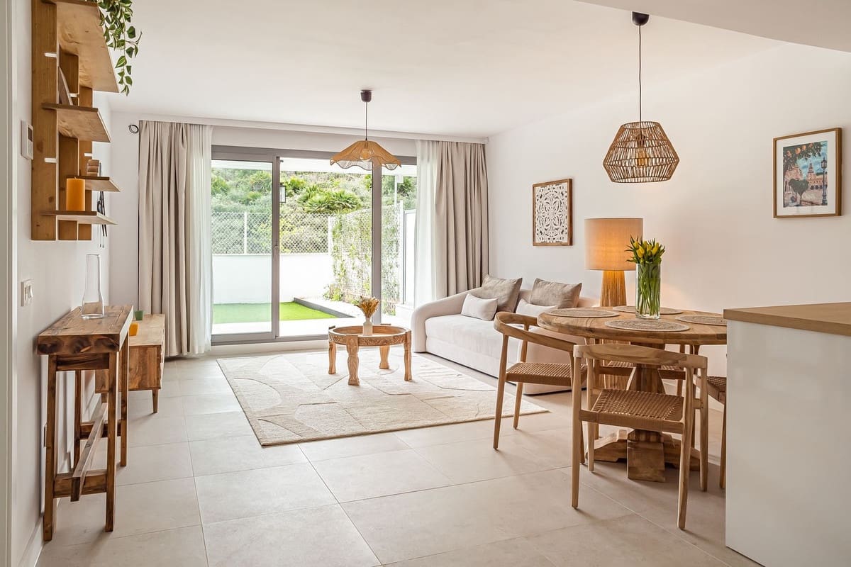 2 soverom Leilighet til salgs i Mijas Costa med svømmebasseng garasje - € 465 000 (Ref: 10122735)