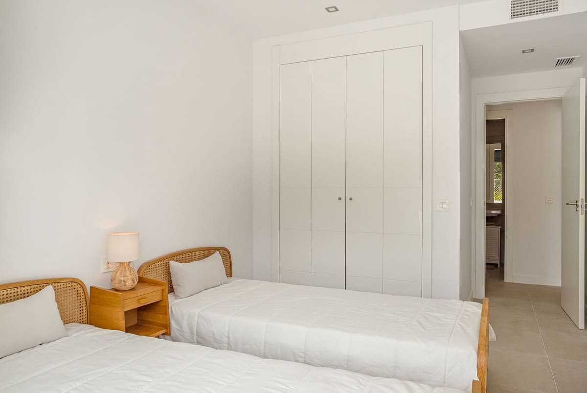 2 soverom Leilighet til salgs i Mijas Costa med svømmebasseng garasje - € 465 000 (Ref: 10122735)
