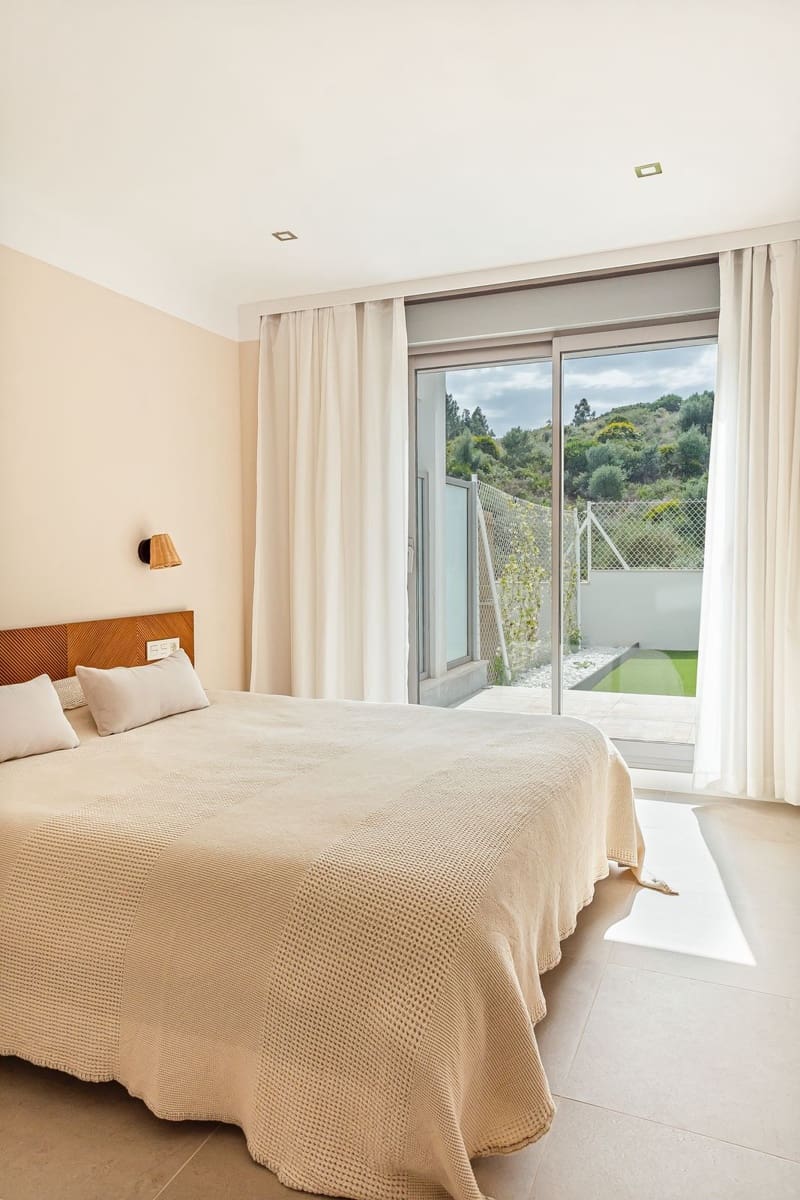 2 soverom Leilighet til salgs i Mijas Costa med svømmebasseng garasje - € 465 000 (Ref: 10122735)