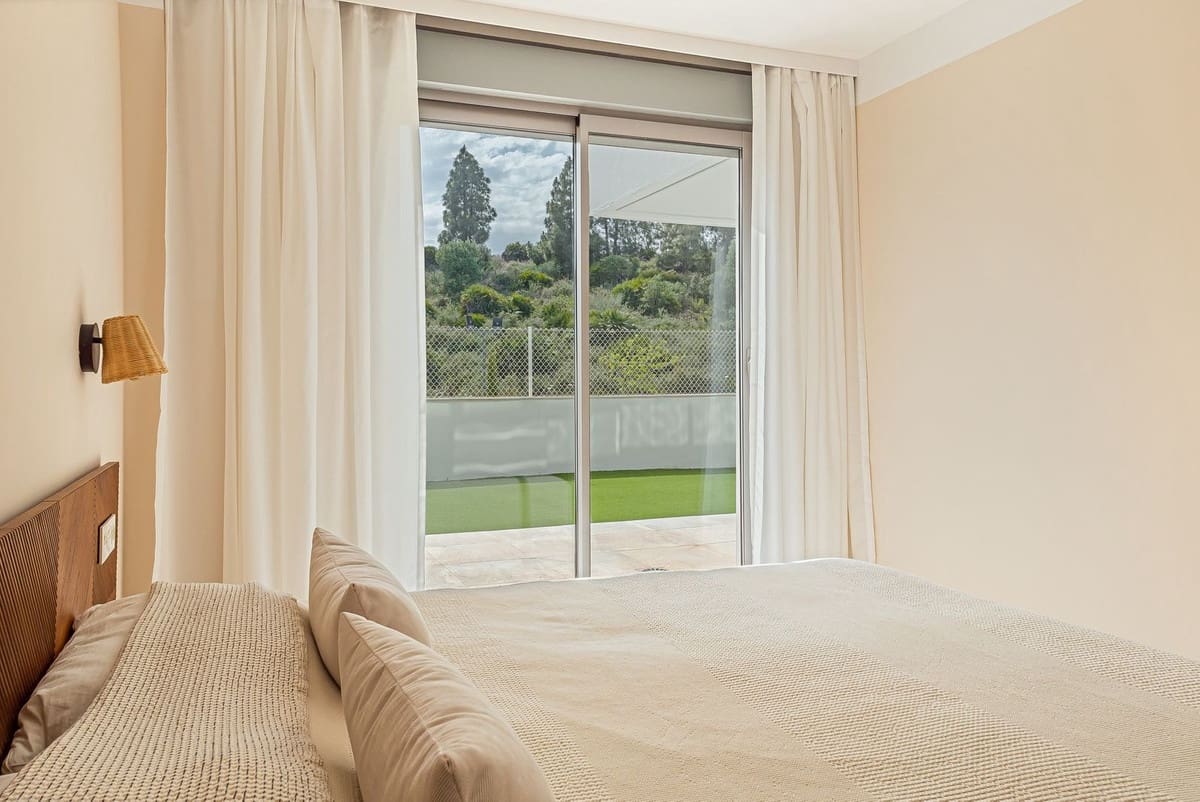2 soverom Leilighet til salgs i Mijas Costa med svømmebasseng garasje - € 465 000 (Ref: 10122735)