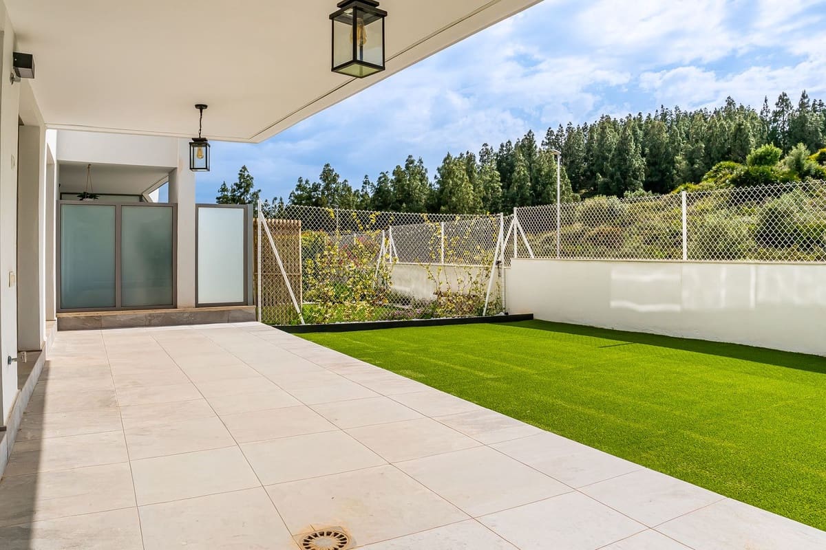 2 soverom Leilighet til salgs i Mijas Costa med svømmebasseng garasje - € 465 000 (Ref: 10122735)
