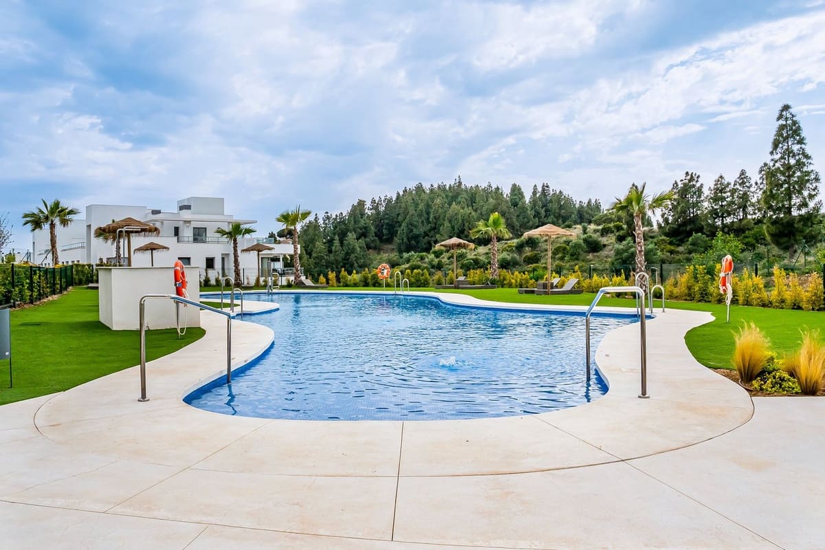 2 soverom Leilighet til salgs i Mijas Costa med svømmebasseng garasje - € 465 000 (Ref: 10122735)