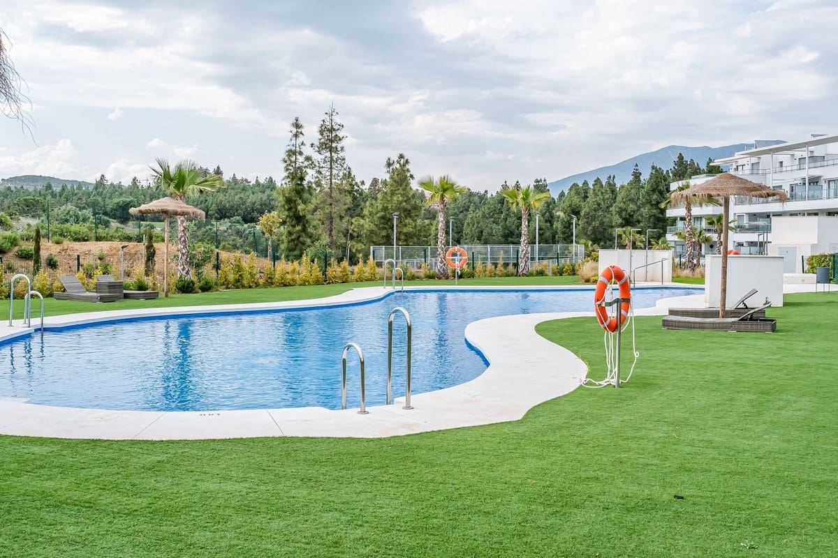 2 soverom Leilighet til salgs i Mijas Costa med svømmebasseng garasje - € 465 000 (Ref: 10122735)