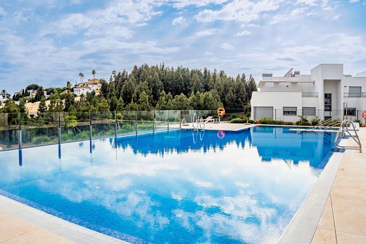 2 soverom Leilighet til salgs i Mijas Costa med svømmebasseng garasje - € 465 000 (Ref: 10122735)
