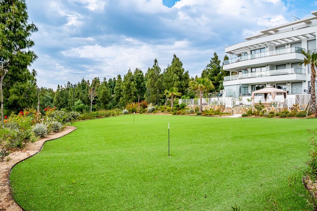 2 soverom Leilighet til salgs i Mijas Costa med svømmebasseng garasje - € 465 000 (Ref: 10122735)
