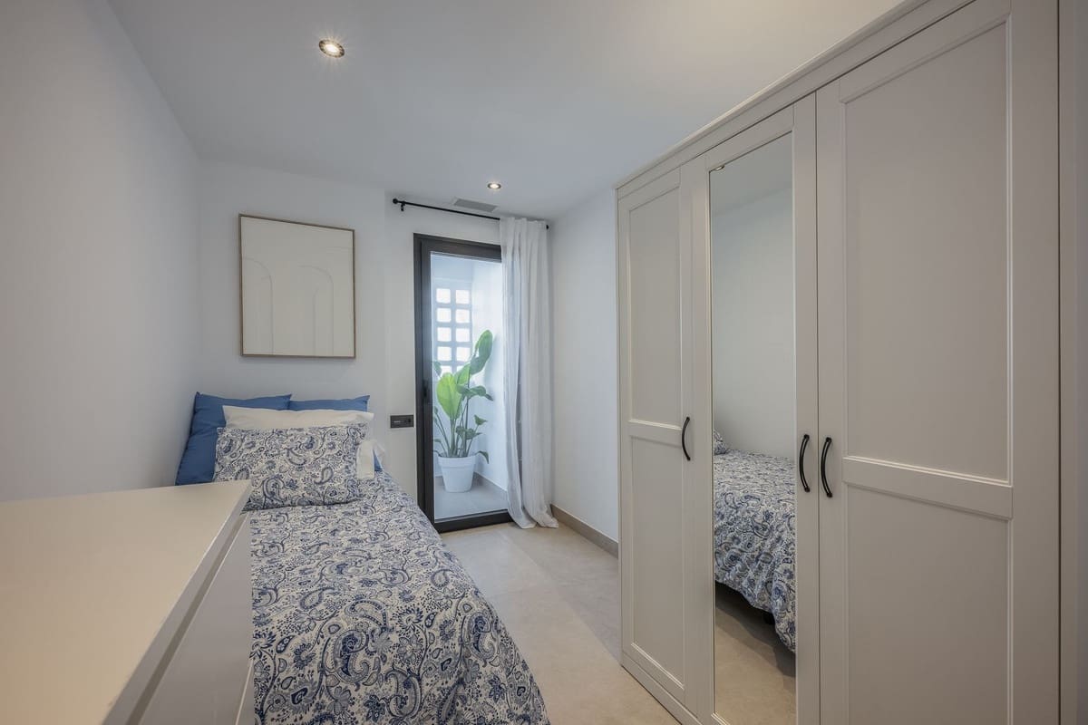 3 chambre Appartement à vendre à Nueva Andalucia avec piscine garage - 785 000 € (Ref: 10122744)