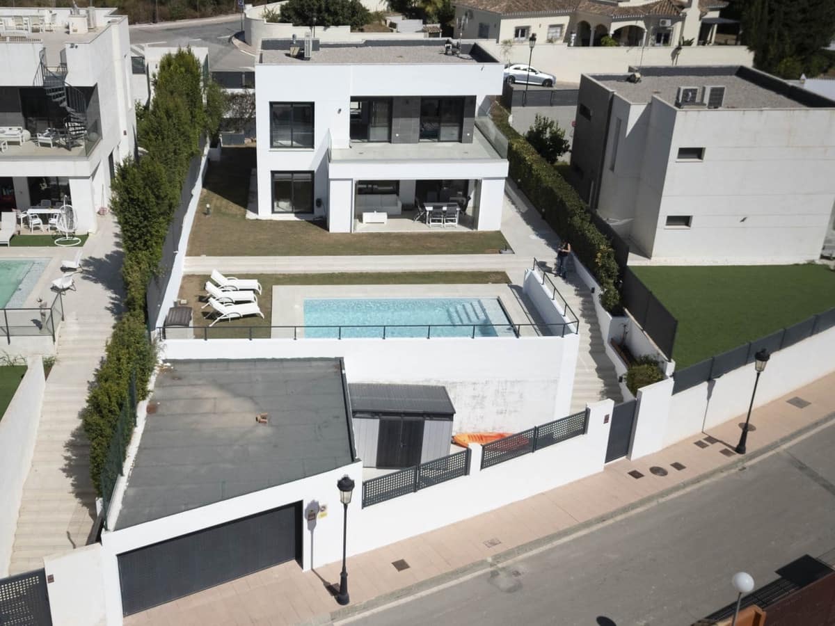 Chalet de 3 habitaciones en Manilva en venta con piscina garaje - 1.250.000 € (Ref: 10122753)
