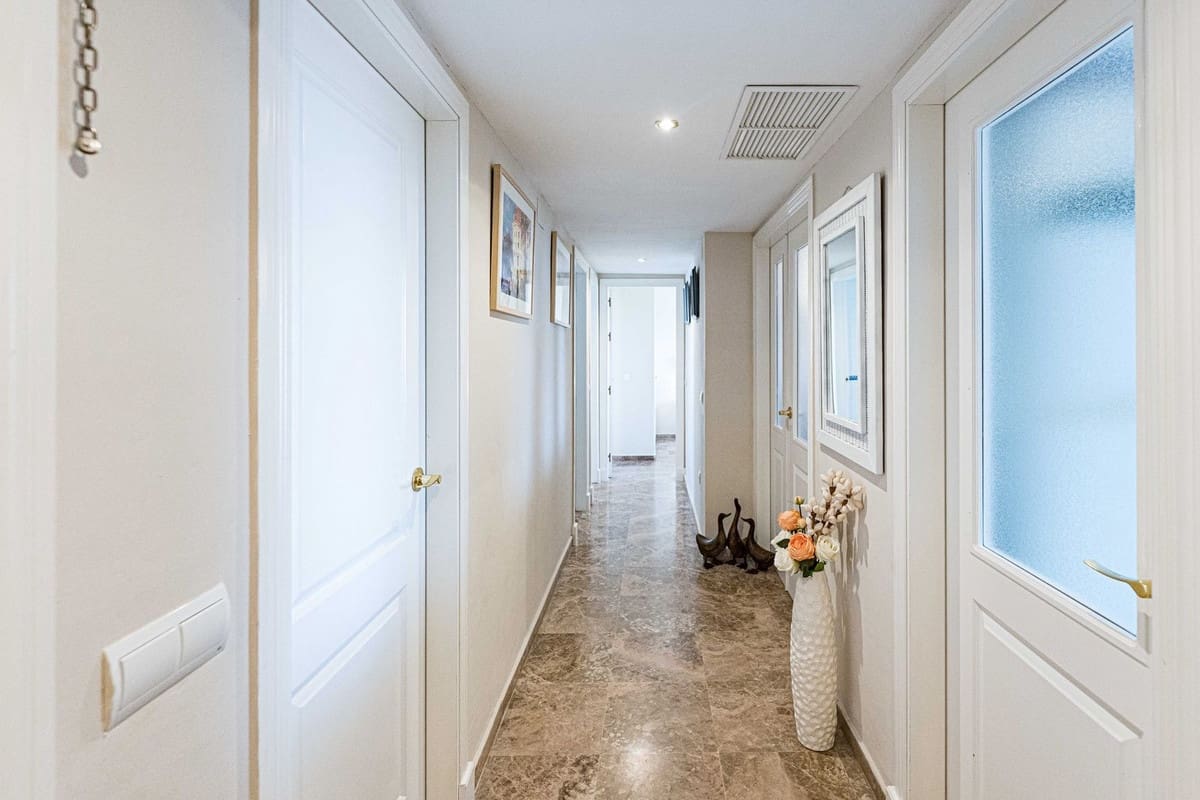 3 bedroom Apartment for sale in Estepona with pool garage - € 385,000 (Ref: 10122758)