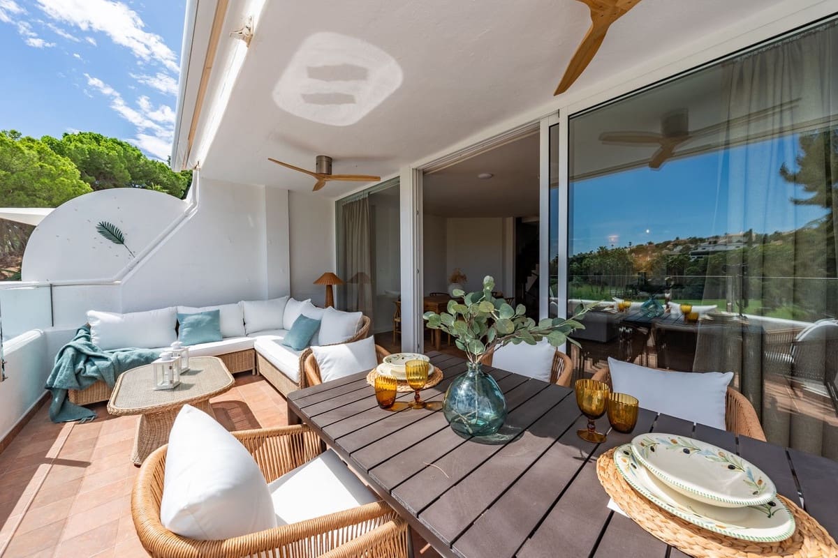 3 bedroom Villa for sale in Benalmadena Costa with pool garage - € 985,000 (Ref: 10122764)