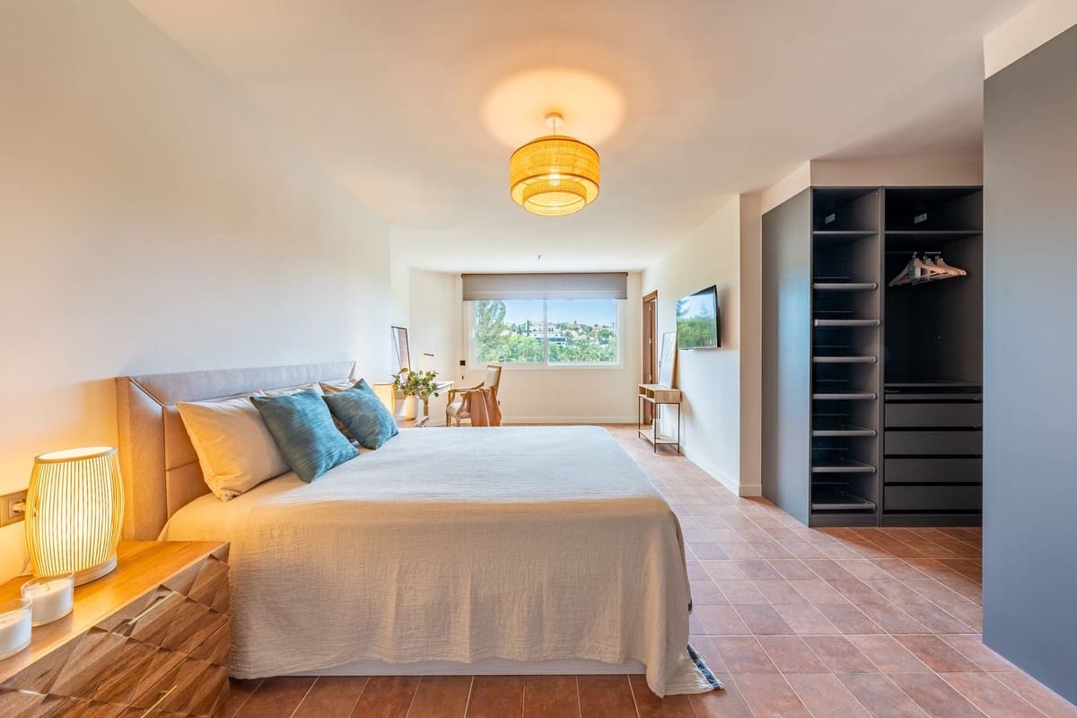3 bedroom Villa for sale in Benalmadena Costa with pool garage - € 985,000 (Ref: 10122764)