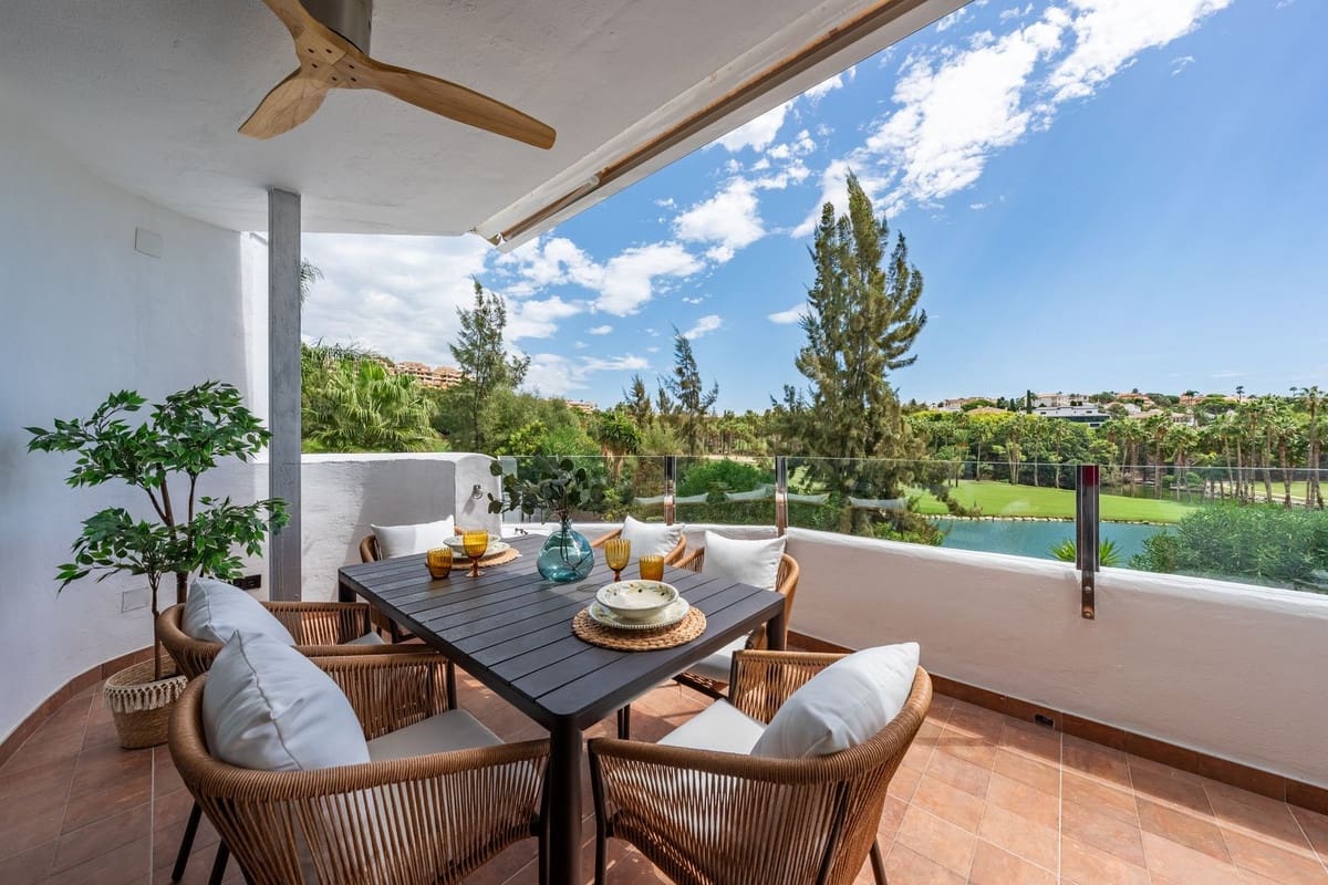 3 bedroom Villa for sale in Benalmadena Costa with pool garage - € 985,000 (Ref: 10122764)
