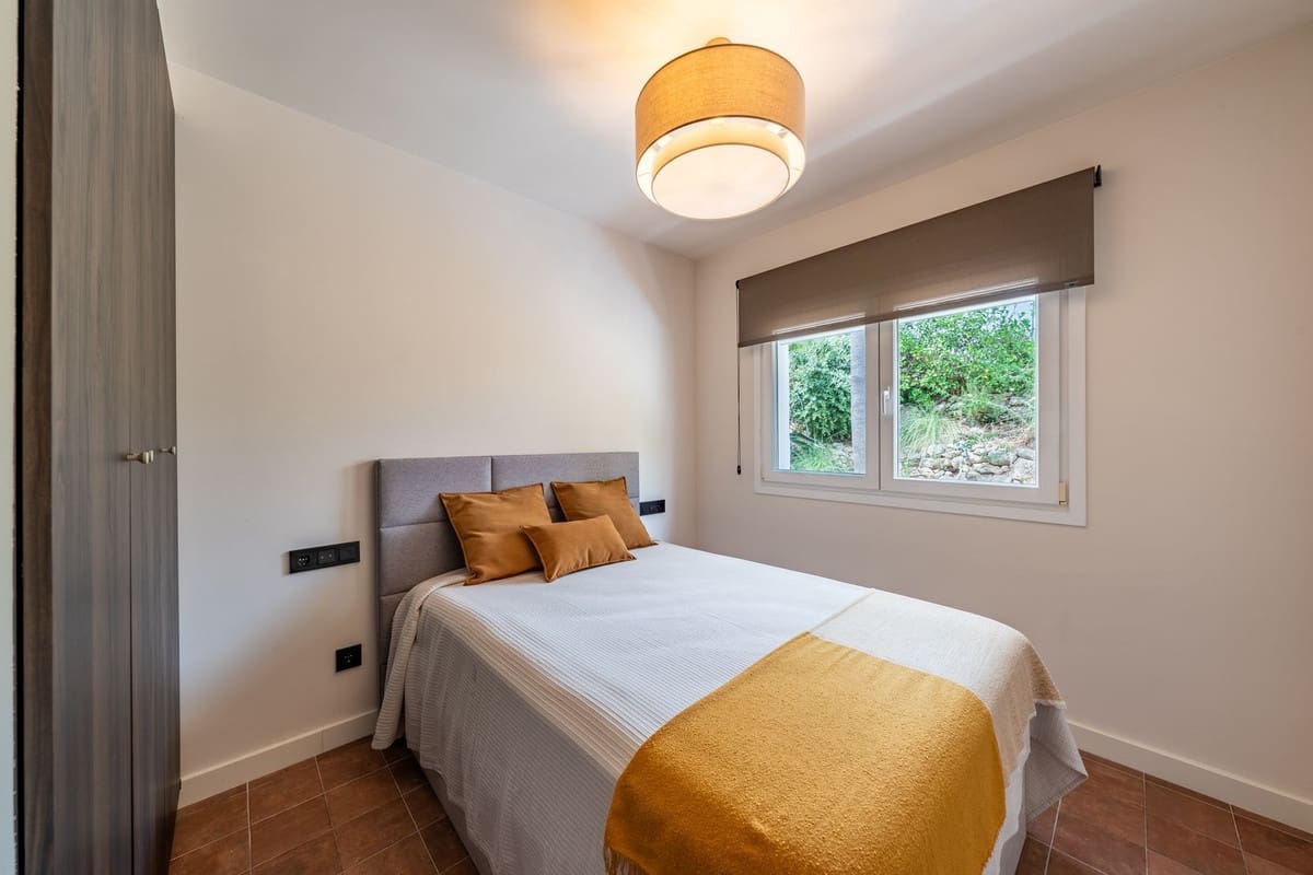 3 bedroom Villa for sale in Benalmadena Costa with pool garage - € 985,000 (Ref: 10122764)