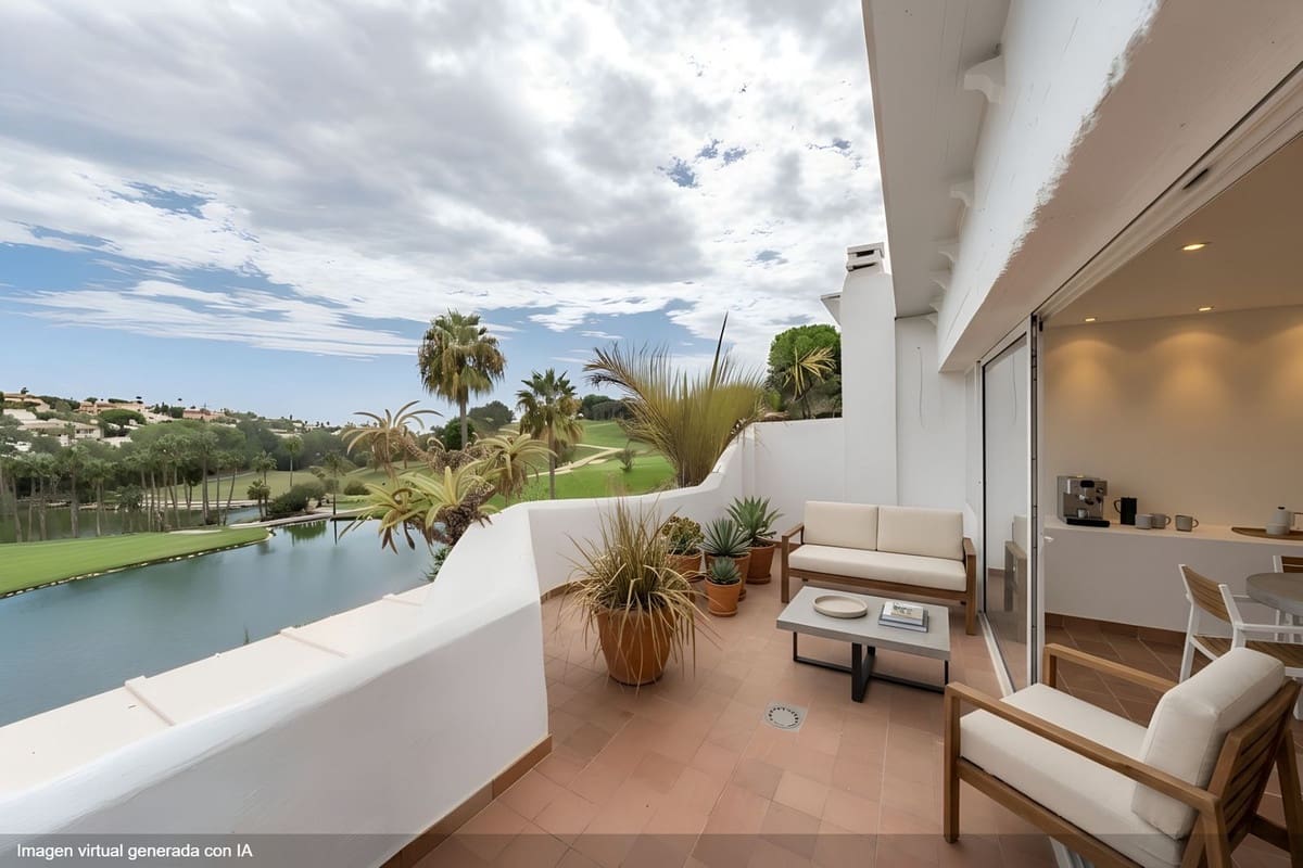 3 bedroom Villa for sale in Benalmadena Costa with pool garage - € 985,000 (Ref: 10122764)