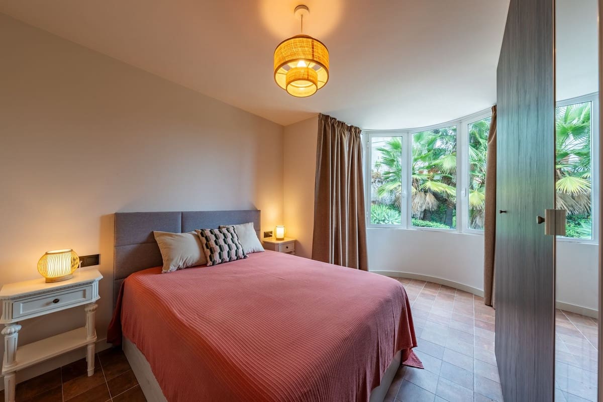 3 bedroom Villa for sale in Benalmadena Costa with pool garage - € 985,000 (Ref: 10122764)