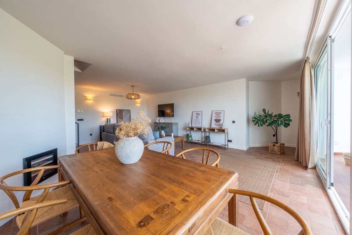3 bedroom Villa for sale in Benalmadena Costa with pool garage - € 985,000 (Ref: 10122764)
