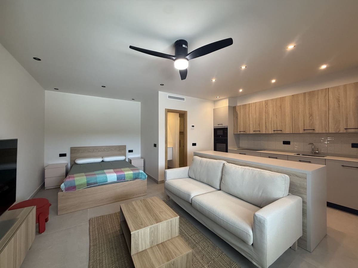 3 bedroom Villa for sale in Benalmadena Costa with pool garage - € 985,000 (Ref: 10122764)