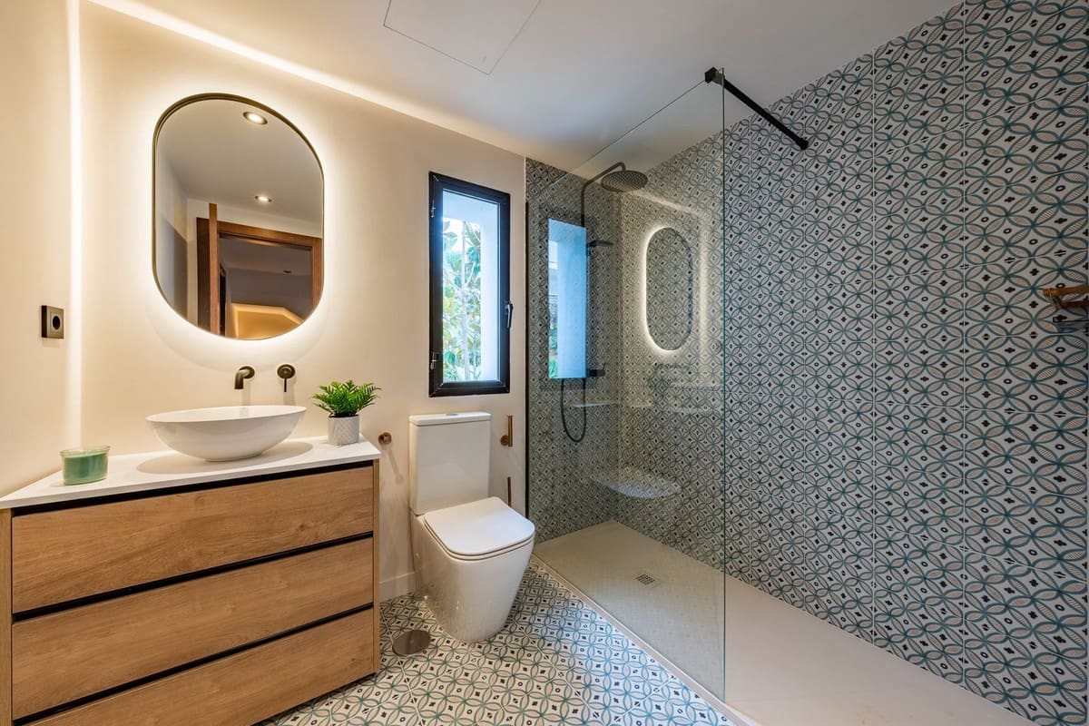 3 bedroom Villa for sale in Benalmadena Costa with pool garage - € 985,000 (Ref: 10122764)