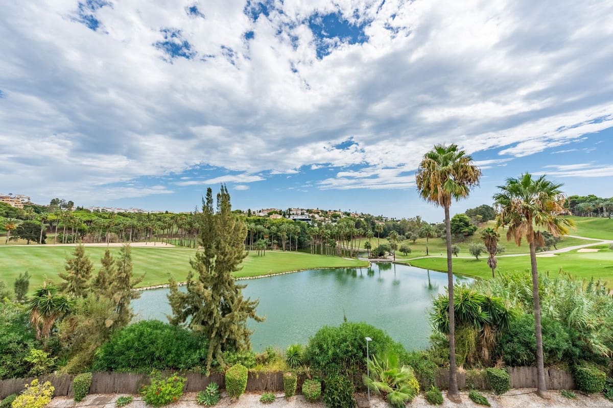 3 bedroom Villa for sale in Benalmadena Costa with pool garage - € 985,000 (Ref: 10122764)