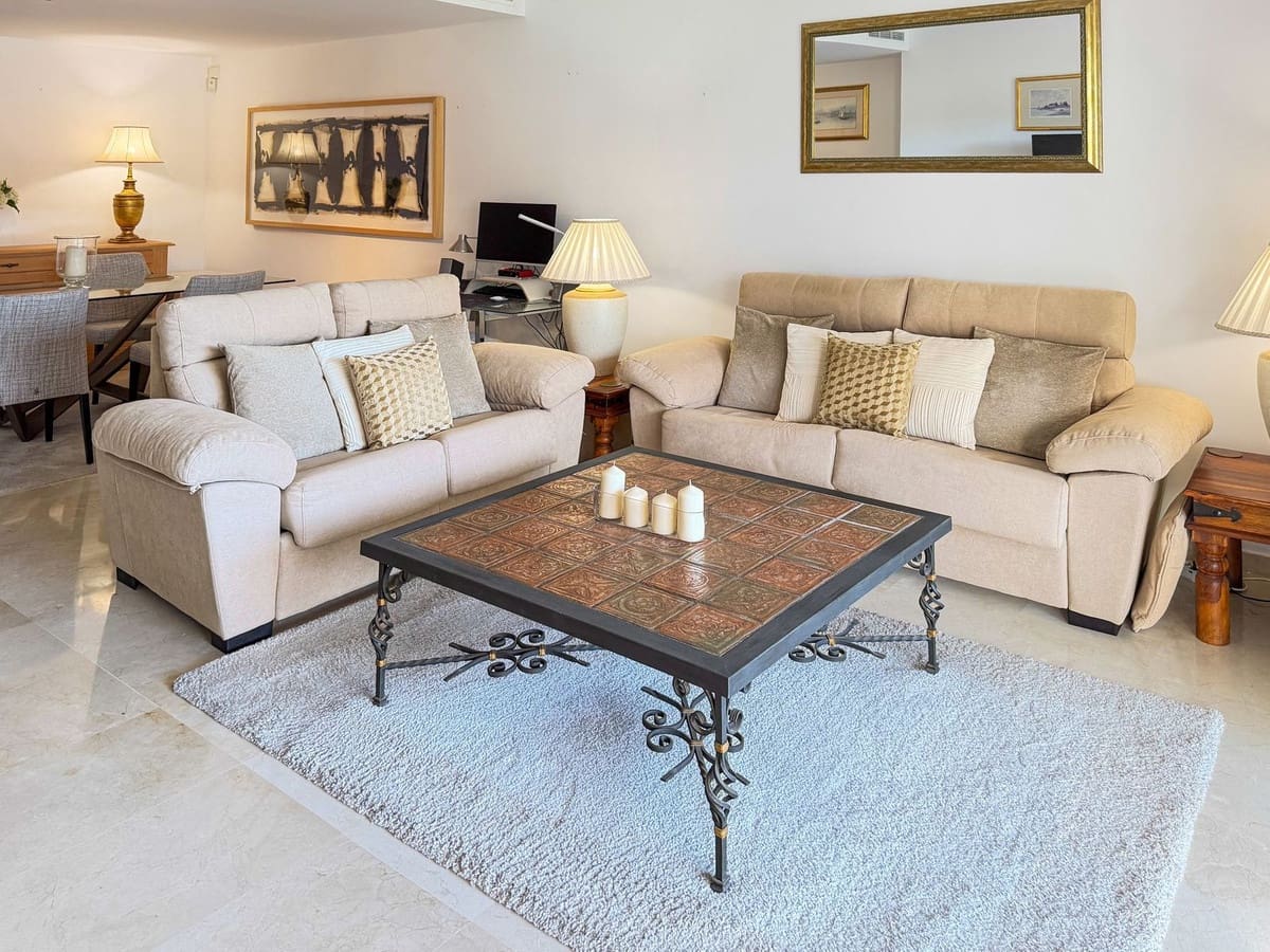 2 sypialnia Apartament na sprzedaż w Rio Real z basenem garażem - 590 000 € (Ref: 10122778)