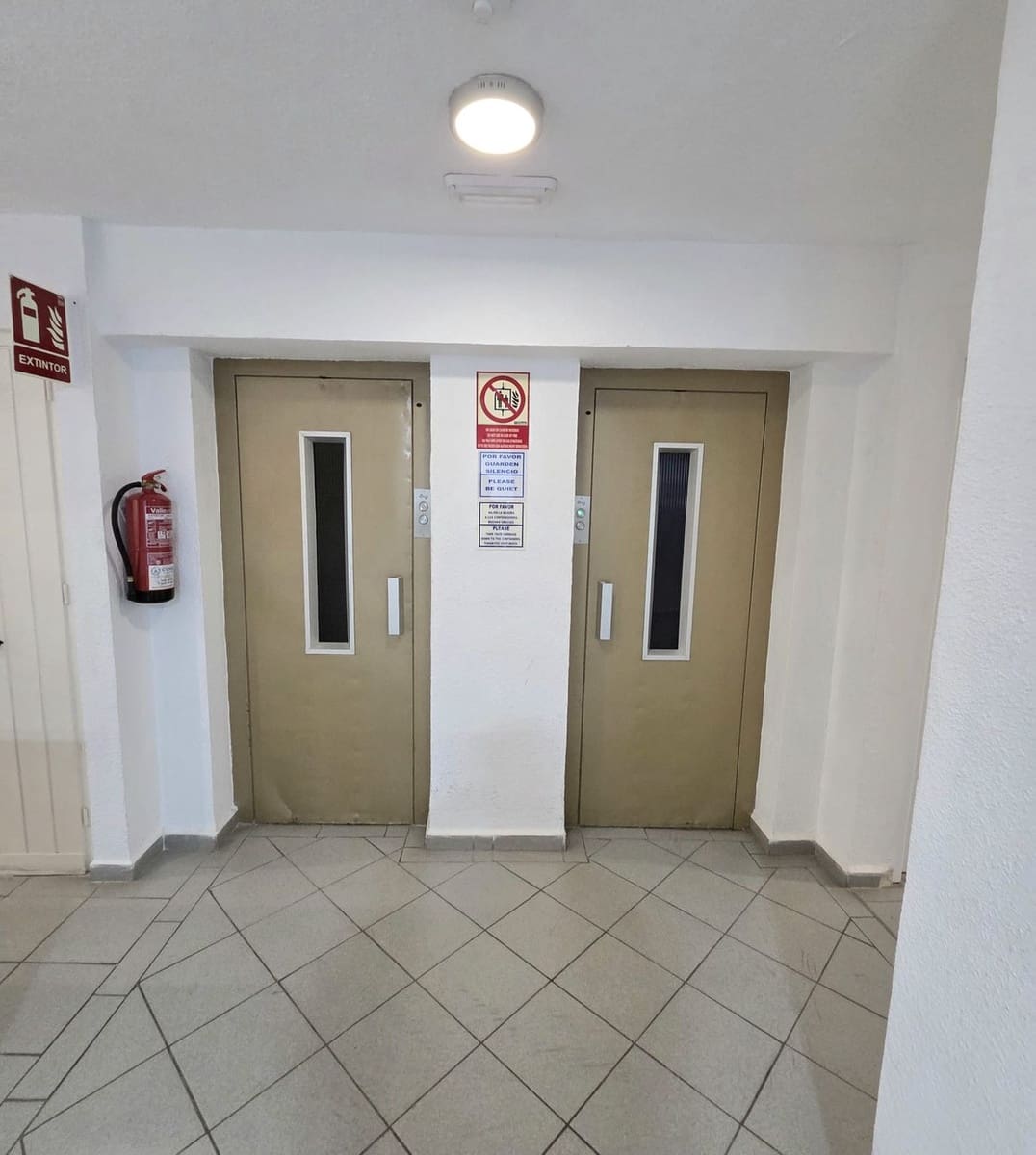 2 soveværelse Lejlighed til salg i Benalmadena med swimmingpool - € 239.900 (Ref: 10122782)