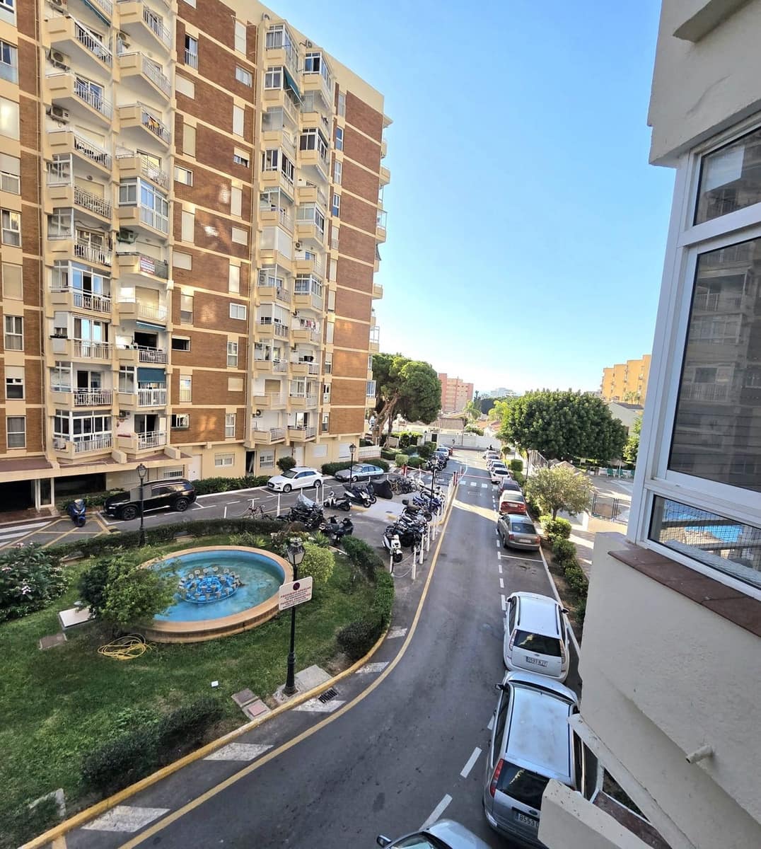 2 soveværelse Lejlighed til salg i Benalmadena med swimmingpool - € 239.900 (Ref: 10122782)